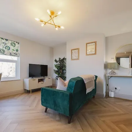 The Riverview - Retreat Apartman
