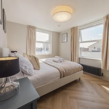The Riverview - Retreat Bristol