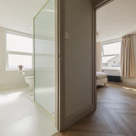 The Riverview - Retreat * Bristol